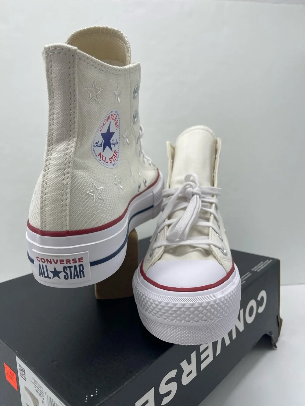 Converse A15538C WMNS Sz 8.5 CTAS LIT HI VINTAGE WHITE/RED/NAVY Platform Sneaker